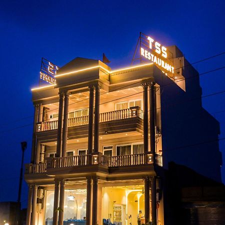 The Silver Spoon Hotel & Restaurant Būndi Exterior foto